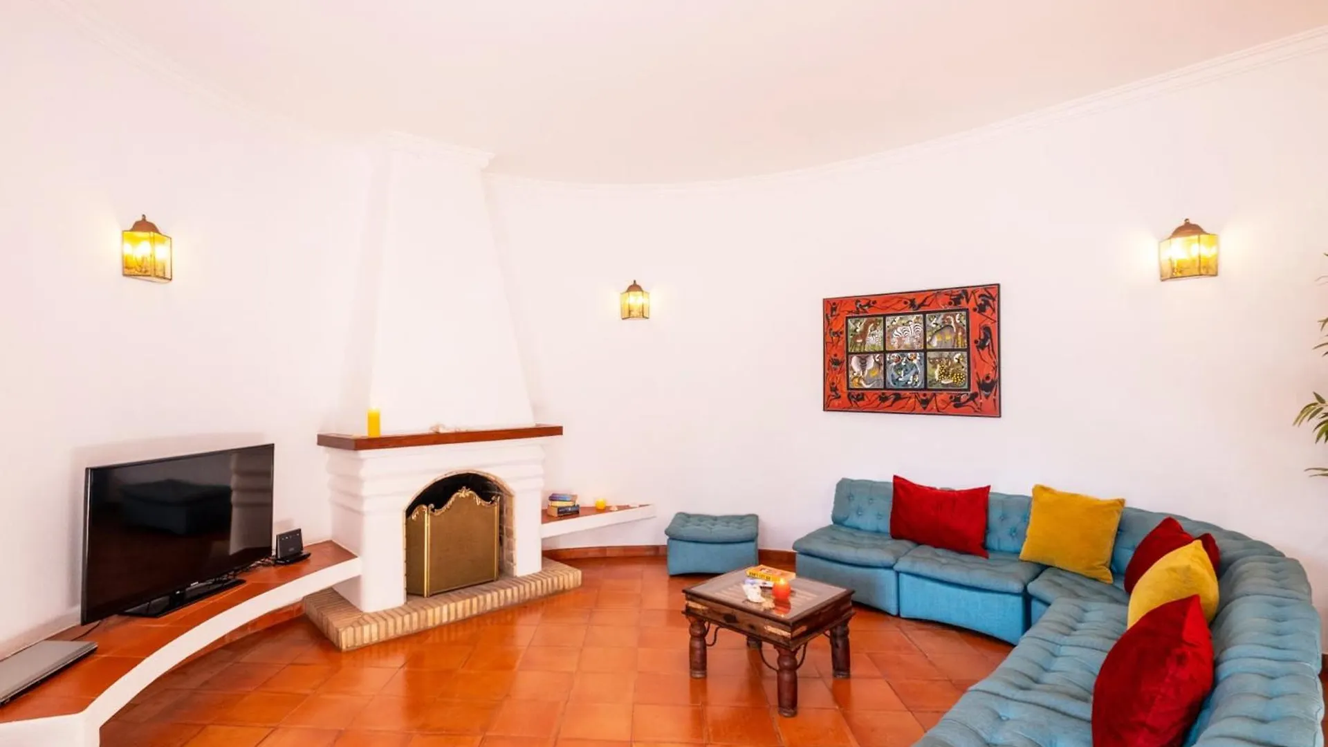 Outstanding Villa With Private Heatedpool Albufeira