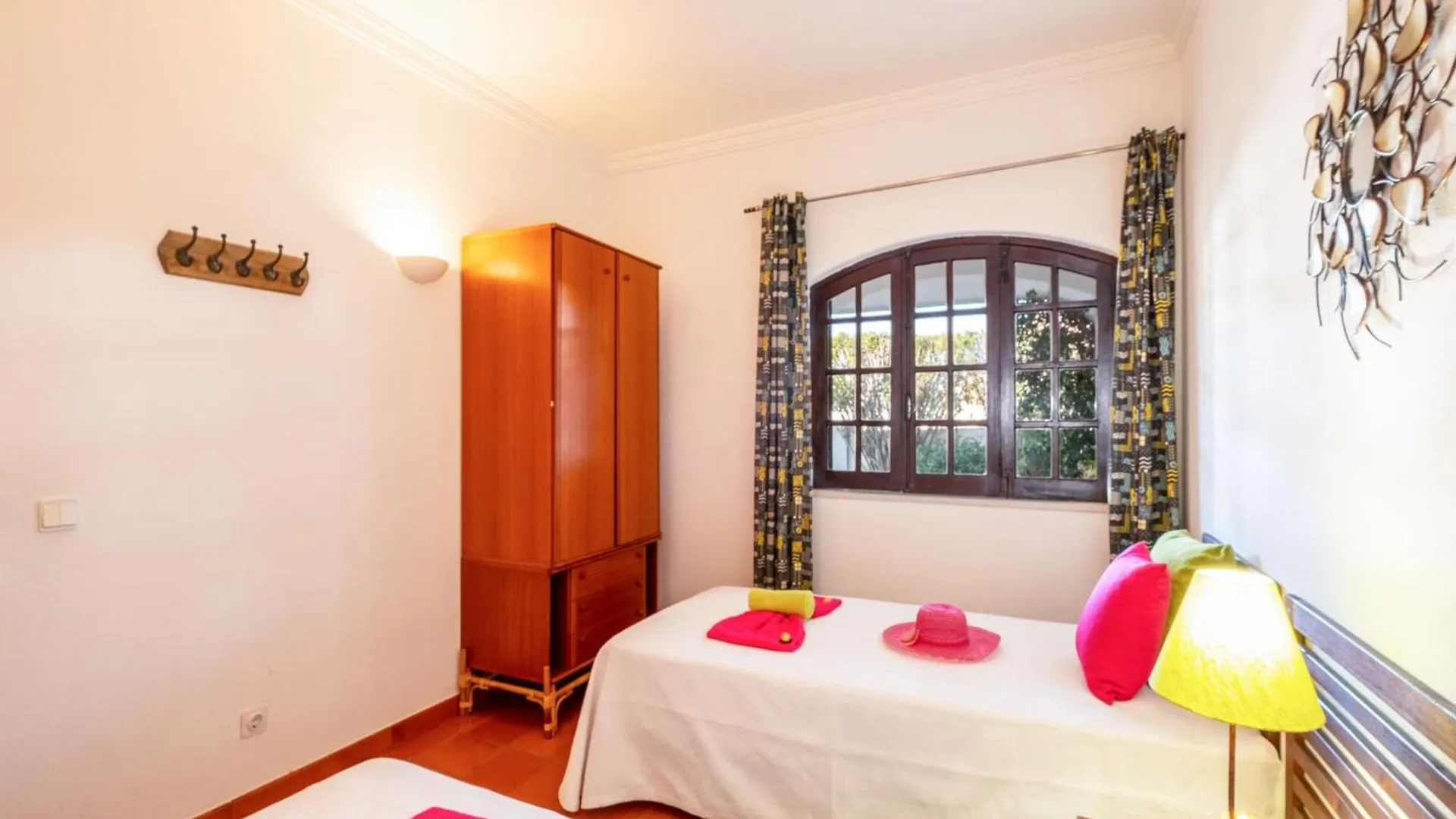 Outstanding Villa With Private Heatedpool Albufeira