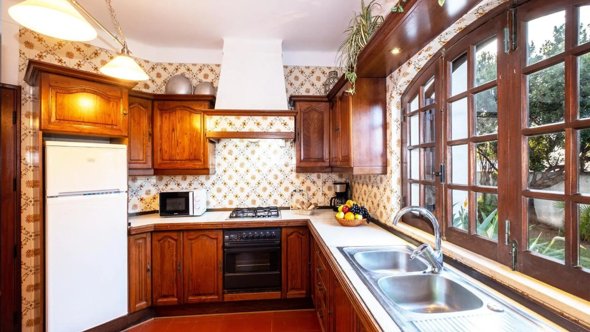 Outstanding Villa With Private Heatedpool Albufeira